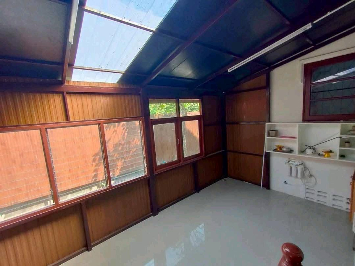 ให้เช่าบ้านปิ่นเกล้า จรัญสนิทวงศ์ : ให้เช่า บ้านเดี่ยวหลังใหญ่ ที่ดิน 185 ตร.ว. ใกล้ตลาดคลองลัดมะยม ทำลดี เข้าออกสะดวก