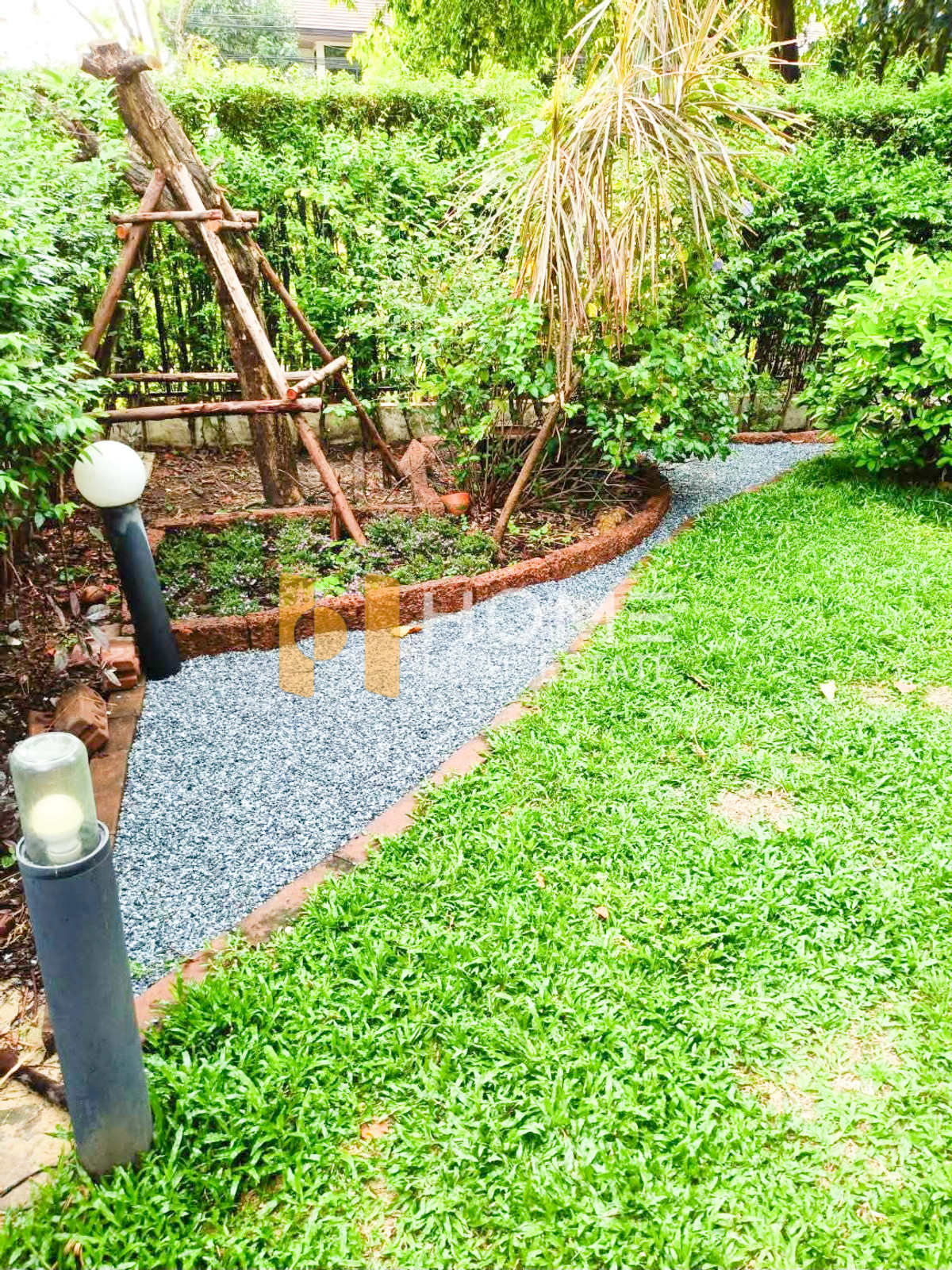 For RentHouseLadkrabang, Suwannaphum Airport : Setthasiri Onnut - Srinakarin / 4 Bedrooms (FOR SALE) FONT029