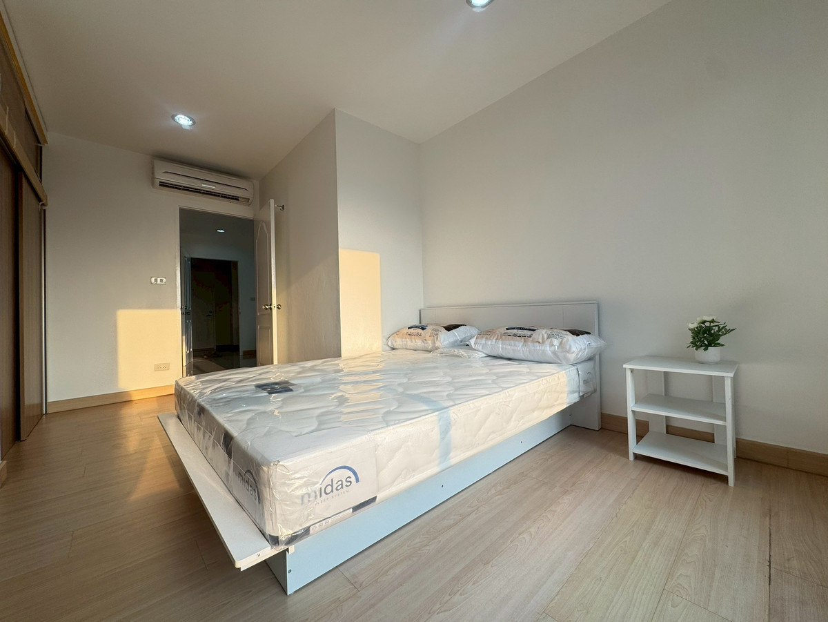 For RentCondoOnnut, Udomsuk : Condo for Rent at S Condo Sukhumvit 50 Located near BTS On Nut, offering convenient transportation with easy access to the expressway and lifestyle destinations. Ready to move in, featuring a spacious layout and comfortable living. This low-rise condomini