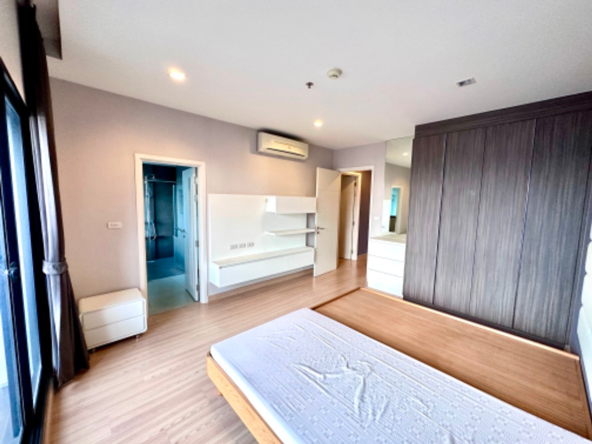 For SaleCondoWongwianyai, Charoennakor : Urbano Absolute Sathon - Taksin / 2 Bedrooms (SALE WITH TENENT), Urbano Absolute Sathon - Taksin / 2 Bedrooms (Sale with Tenant) PT086