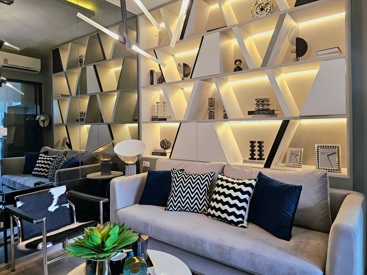 ขายคอนโดพระราม 9 เพชรบุรีตัดใหม่ RCA : 🏢 คอนโด Ideo Rama 9 - Asoke | 1 นอน ใกล้ MRT Rama 9 ราคา 4.59 ล้านบาท 📞: 065-626-5636 (คุณกี้)