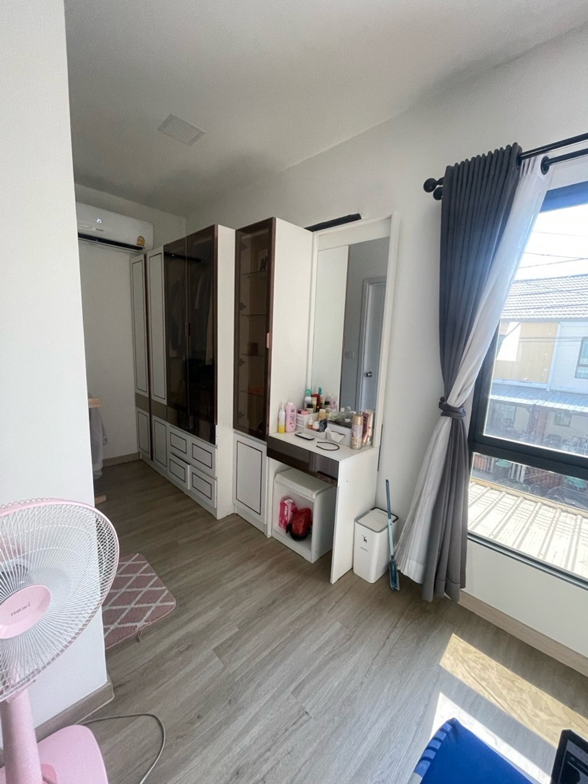 ขายทาวน์โฮมนวมินทร์ รามอินทรา : ขายทาวน์โฮม The Connect รามอินทรา กม.8 ใกล้รถไฟฟ้า mrt คู้บอน และแฟชั่นไอส์แลนด์ (พร้อมผู้เช่า)