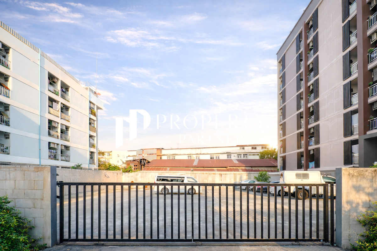 For SaleLandOnnut, Udomsuk : Beautiful plot of land for sale opposite Onnut Plaza, Soi On Nut 11, Sukhumvit 77.