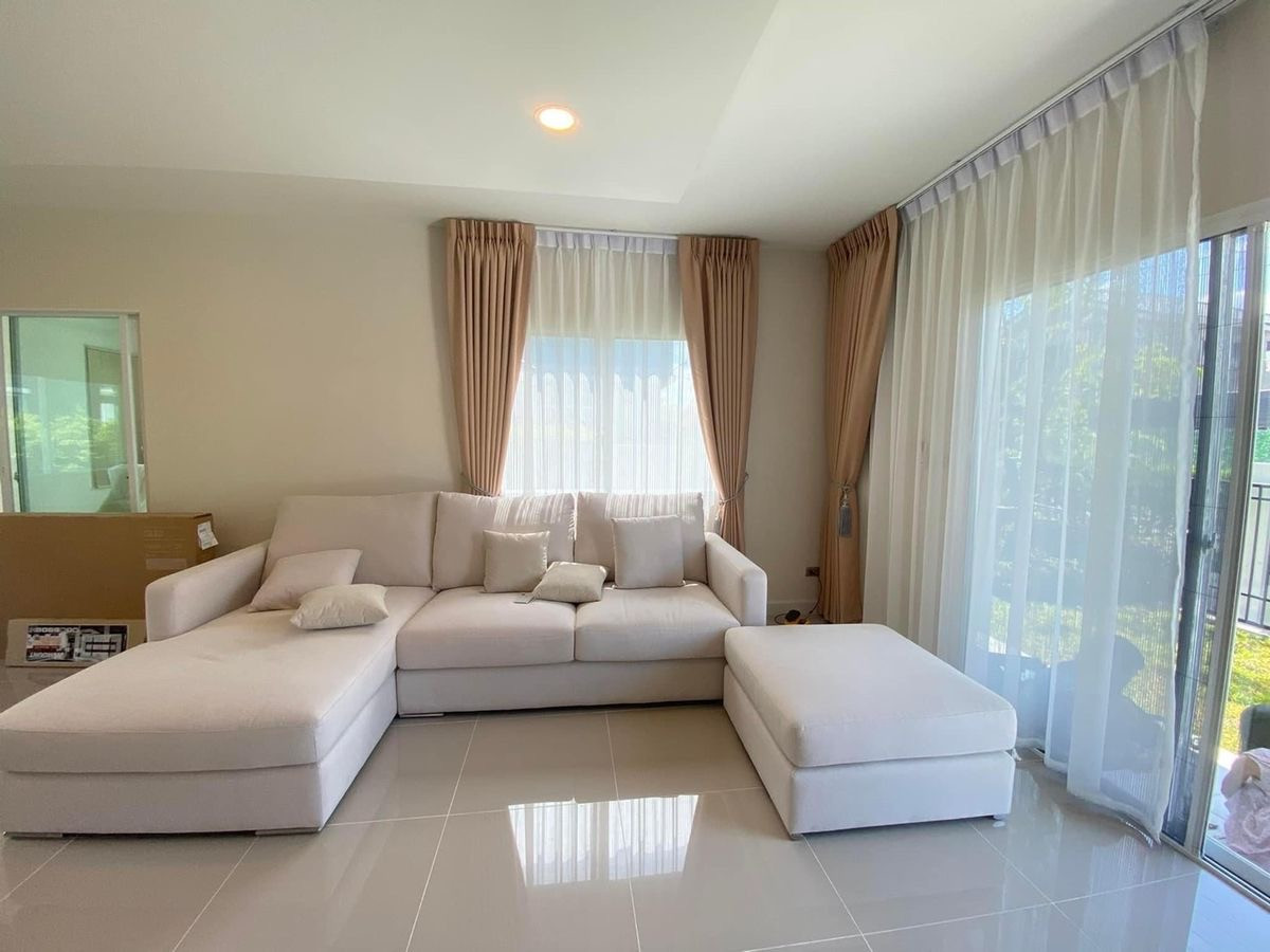 For RentHouseNawamin, Ramindra : Single house for rent, Perfect Place, Ramintra-Wongwaen (Chatu Chot), beautiful built-ins, close to the expressway and Fashion Island mall.