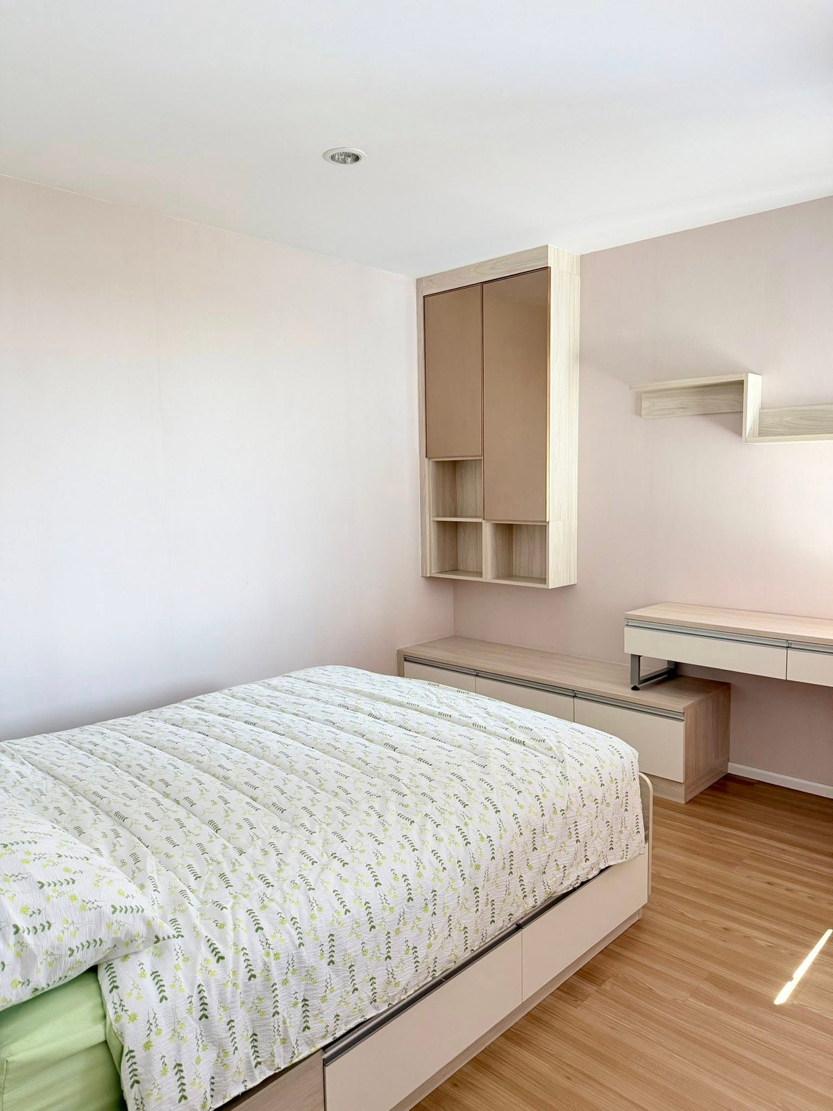 For RentTownhomePattanakan, Srinakarin : For rent!! Townhome 3.5 floors: ✨Nirvana define srinakarin-rama 9: Convenient transportation near Rama 9 Expressway and Airport Rail Link.