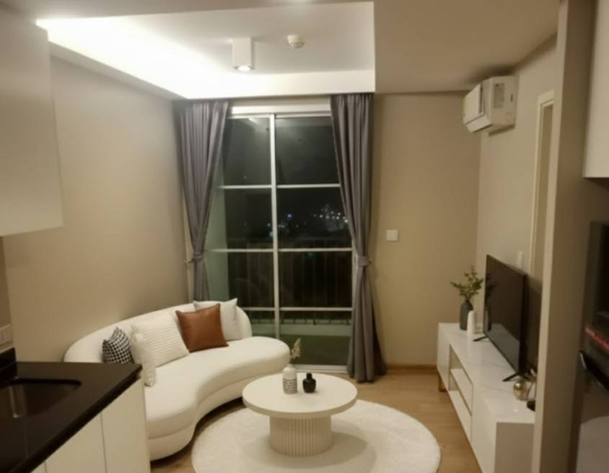 For RentCondoSukhumvit, Asoke, Thonglor : ★ Maestro 39 ★ 30 sq m, 3rd floor (1 bedroom, 1 bathroom), Pets allowed ★ Near BTS Phrom Phong ★ Near EmQuartier and Emporium ★ Numerous amenities ★ Fully furnished with appliances ★