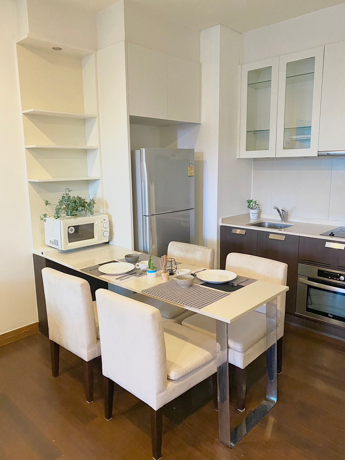 ให้เช่าคอนโดสุขุมวิท อโศก ทองหล่อ : ห้องสวยเหมือนใหม่! Ivy Thonglor 1 ห้องนอน เฟอร์ครบ จบที่ 22,000 บาท