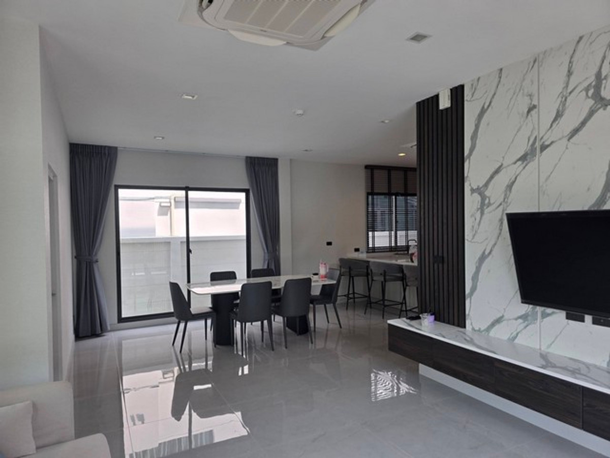 For RentHouseBangna, Bearing, Lasalle : HR3230 Luxury detached house for rent, Bangkok Boulevard Bangna KM.5, new house, 1 year | Corner plot | Fully furnished, ready to move in | Near ICS International School, only 500 m.