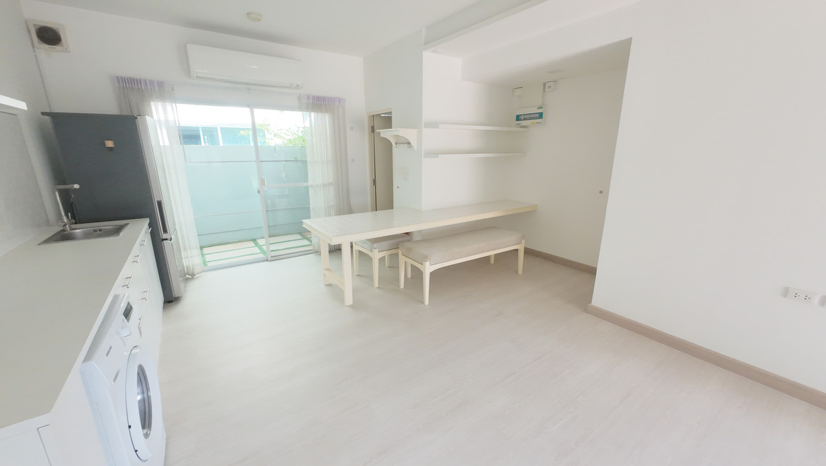 For SaleTownhomeBangna, Bearing, Lasalle : Indy 4 Mega Bangna, ready-to-use house in a potential location. Travel in and out easily Quality projects