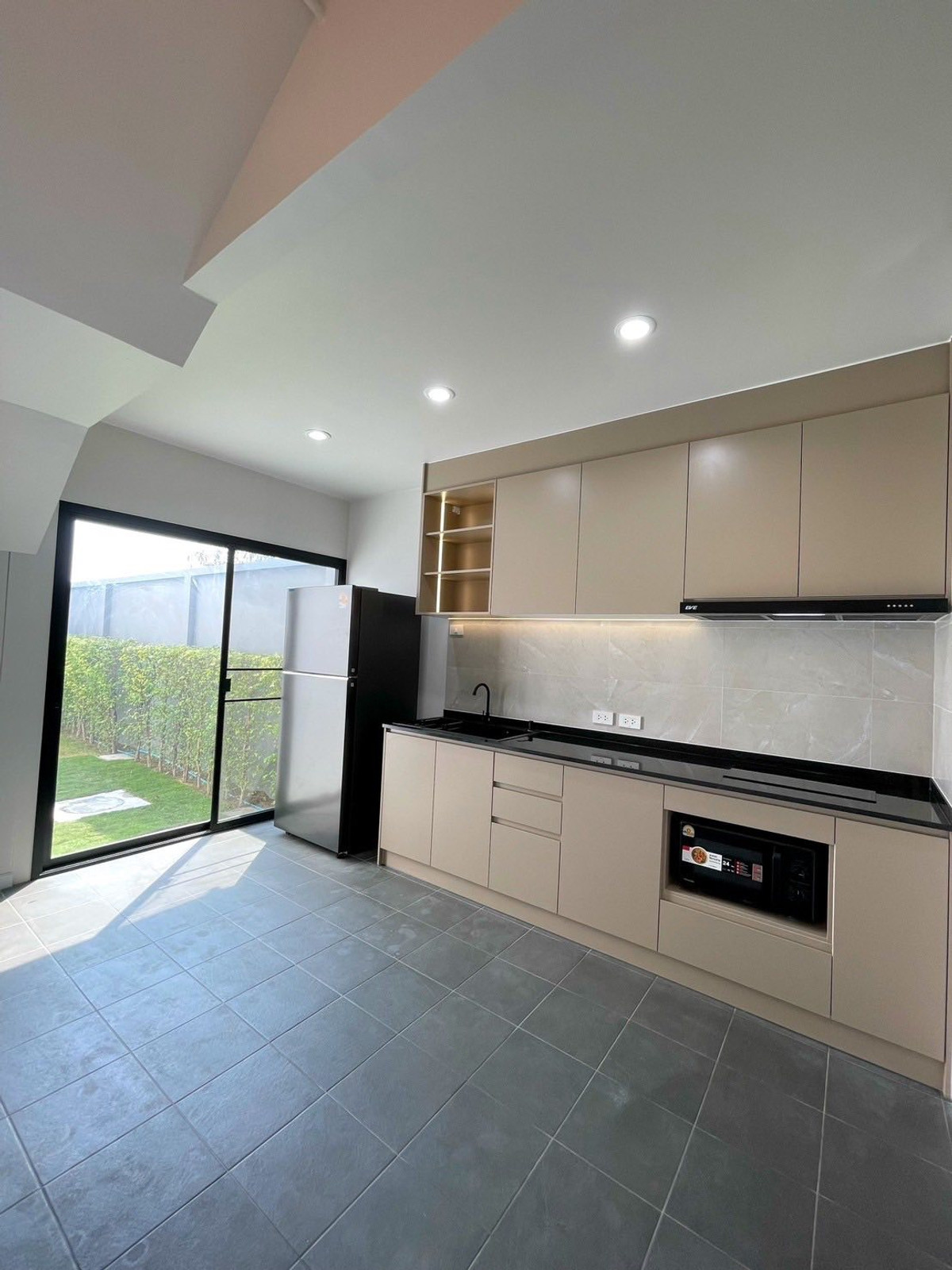 For RentHouseSamut Prakan,Samrong : Pimnara Srinakarin - Bangna / 4 Bedrooms (FOR RENT) YOK078