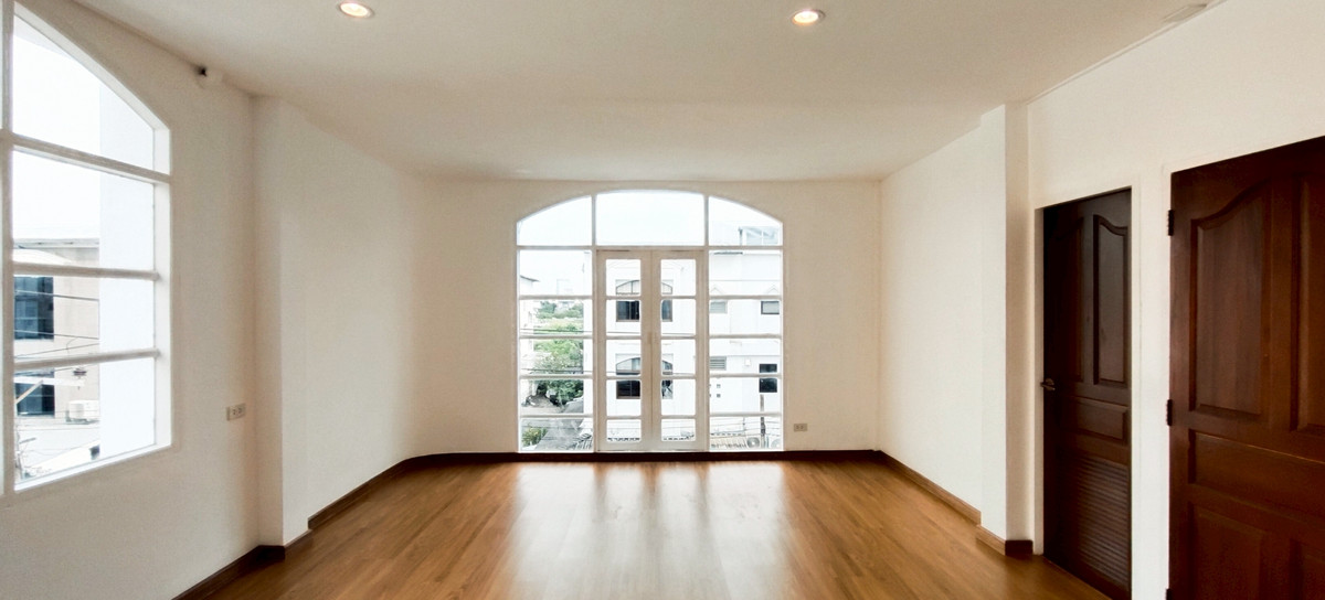 For SaleHome OfficeLadprao101, Happy Land, The Mall Bang Kapi : Townhome Rama 9 Soi 11 / 3 Bedrooms (For Sale), Townhome Rama 9 Soi 11 / 3 Bedrooms (FOR SALE) BZD141