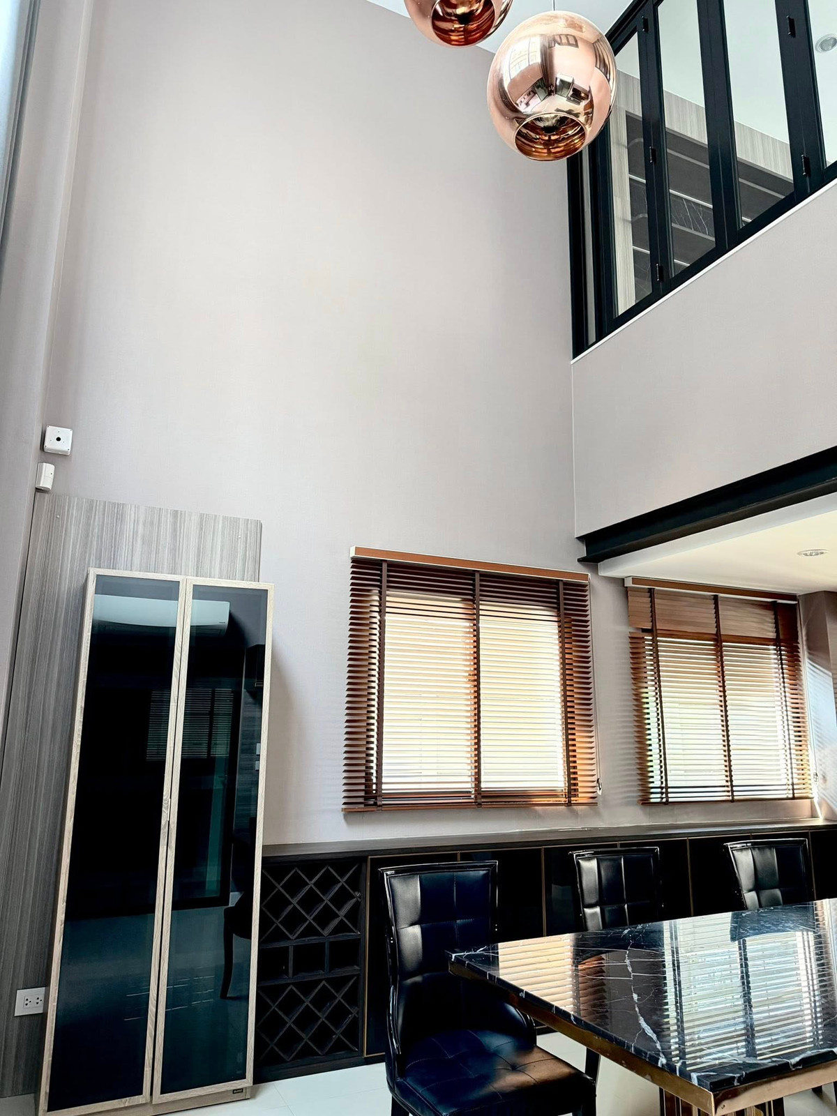 For RentTownhomePattanakan, Srinakarin : For rent!! Townhome 3.5 floors: ✨Nirvana define srinakarin-rama 9: Convenient transportation near Rama 9 Expressway and Airport Rail Link.