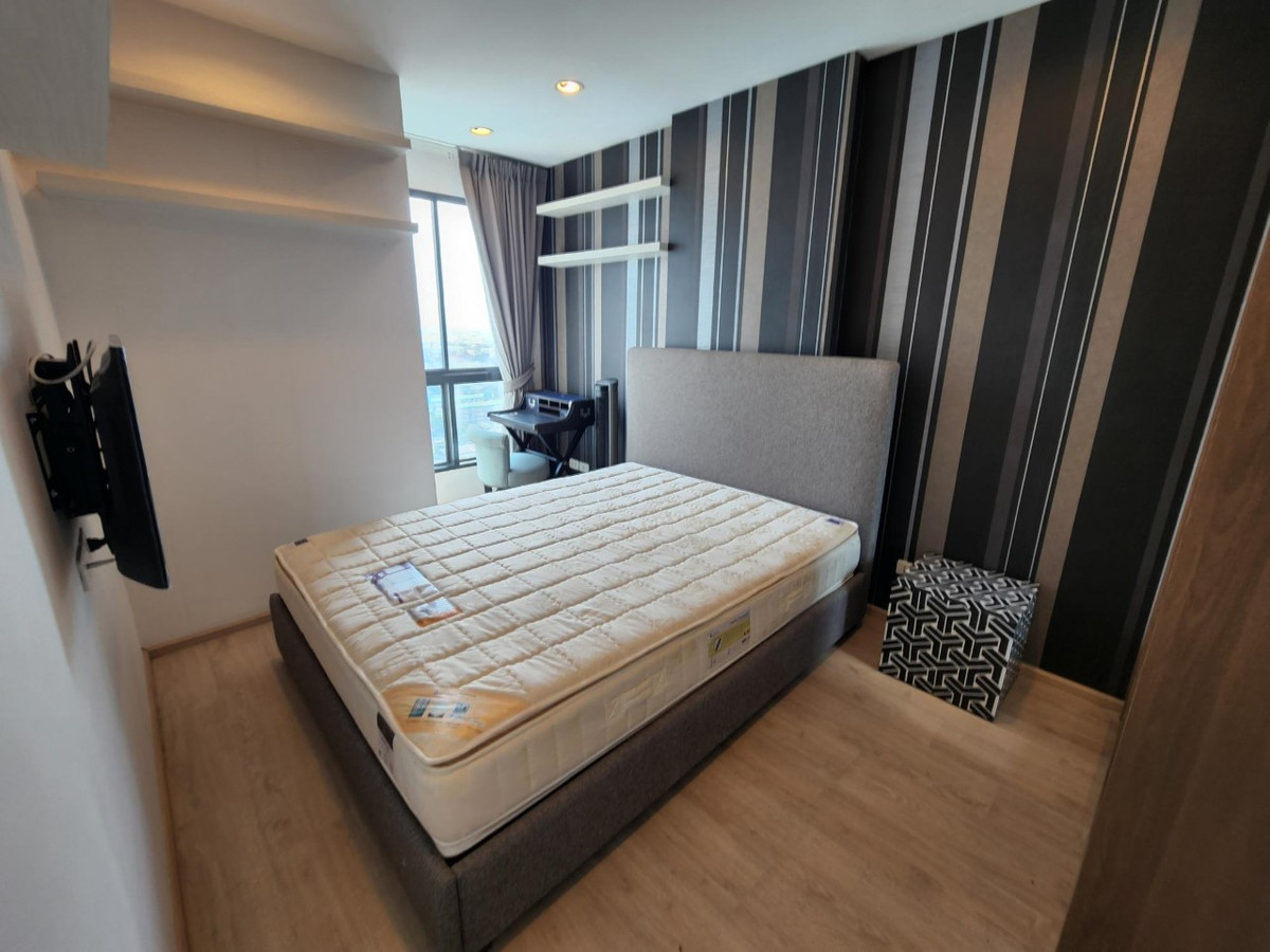 For RentCondoThaphra, Talat Phlu, Wutthakat : For rent, beautiful room, Ideo Sathorn Thapra, next to BTS Pho Nimit, 300 meters, fully furnished + washing machine +31 sq m., only 12,000 baht.