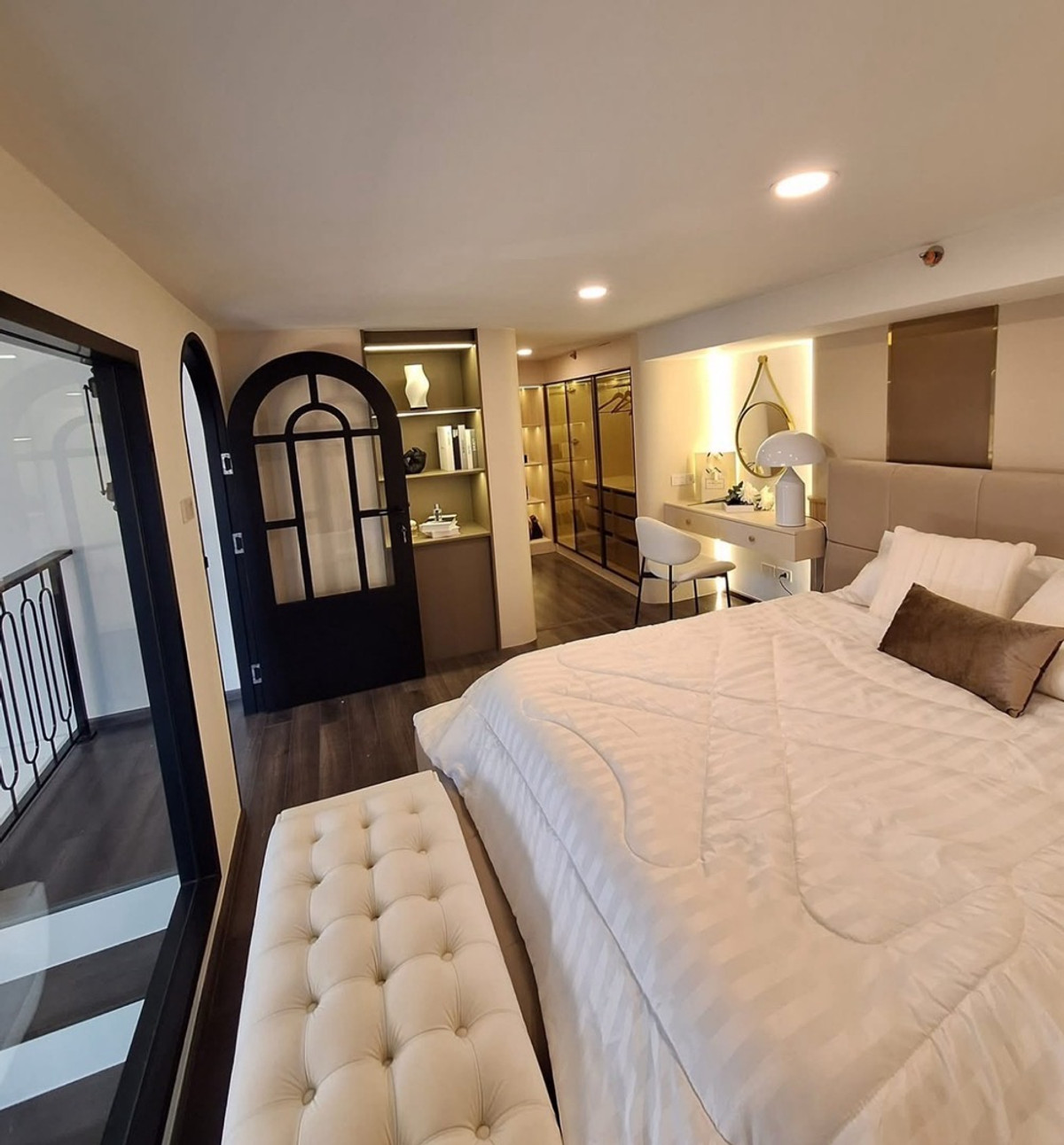 ให้เช่าคอนโดพระราม 9 เพชรบุรีตัดใหม่ RCA : ให้เช่าคอนโด knightsbridge space rama 9 ห้องใหม่ ไม่เคยอยู่ (ใกล้MRT พระราม9)