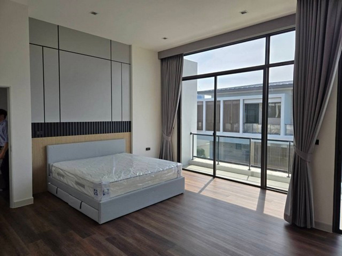 For RentHouseBangna, Bearing, Lasalle : HR3230 Luxury detached house for rent, Bangkok Boulevard Bangna KM.5, new house, 1 year | Corner plot | Fully furnished, ready to move in | Near ICS International School, only 500 m.