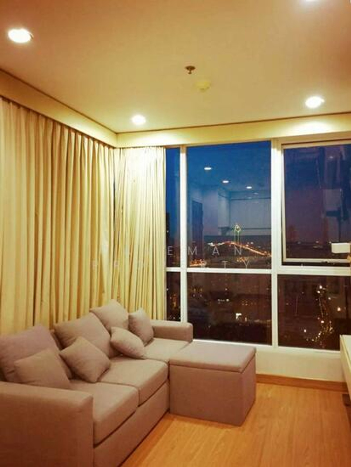 ให้เช่าคอนโดสาทร นราธิวาส : The Complete Narathiwat ห้องใหญ่ 55 ตร.ม. 2นอน 2น้ำ แต่งครบ ชั้นสูง วิวหลักล้าน เพียง 25,000/ด.