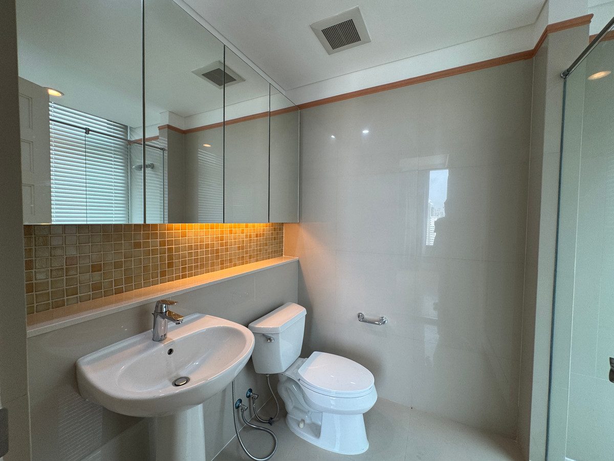 ให้เช่าคอนโดสุขุมวิท อโศก ทองหล่อ : 🏢ให้เช่าคอนโดย่านสุขุมวิท ที่คอนโด Aguston Sukhumvit 22  3  ห้องนอน  ใกล้BTS พร้อมพงษ์ ใกล้ห้างเอ็มสเฟียร์/ห้างเอ็มโพเรียม 