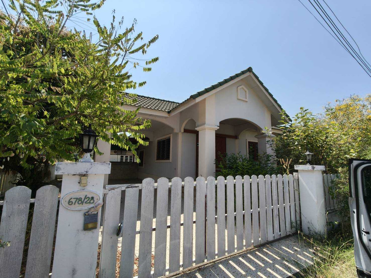 ขายบ้านพิษณุโลก : ขายบ้านหลังมุมแปลงสวย  เหมาะทั้งอยู่อาศัยและเปิดร้านได้