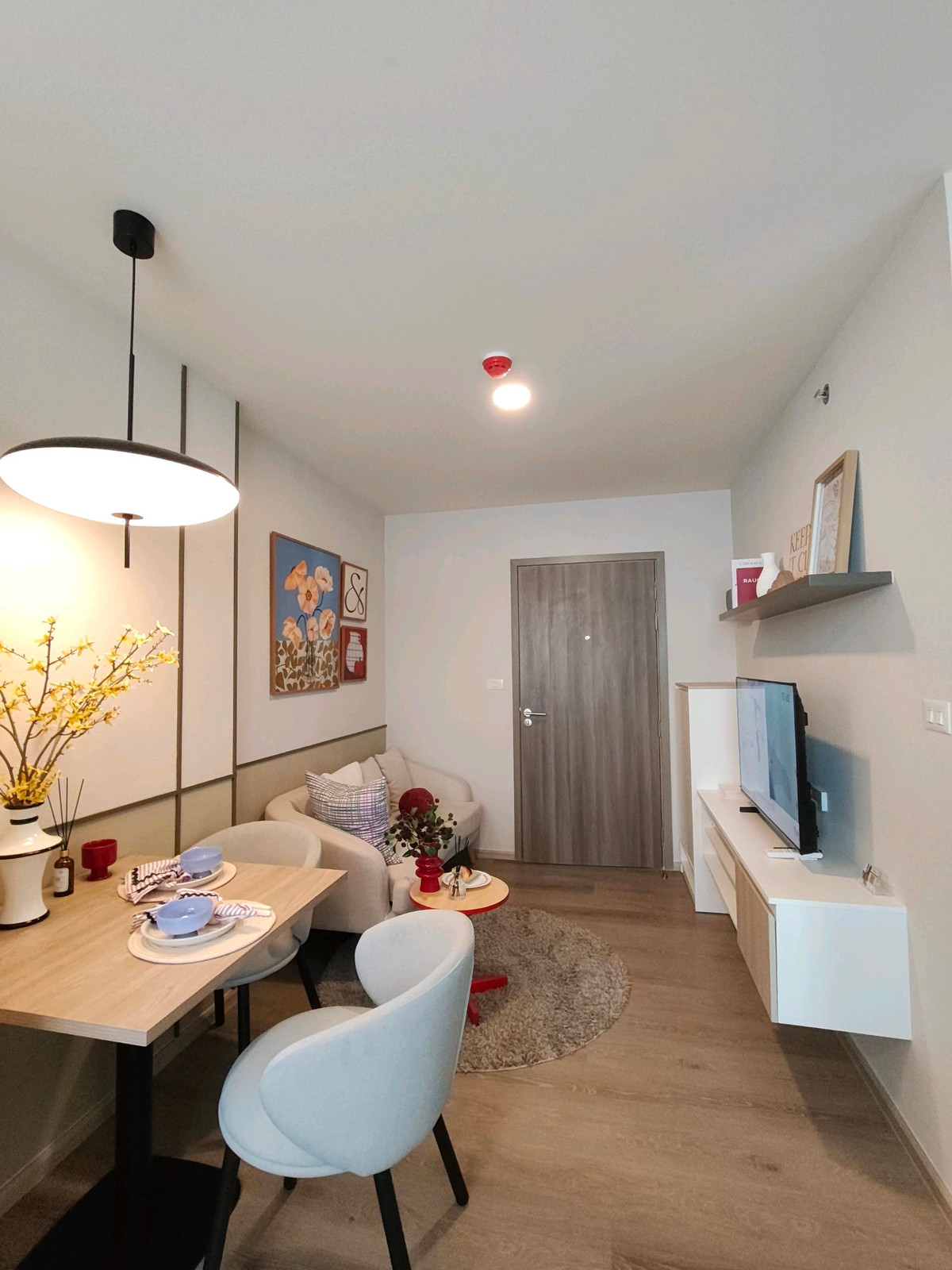 ขายคอนโดสมุทรปราการ สำโรง : ห้องพร้อมอยู่ พิเศษราคา 1.59 ล้านบาท ใกล้ BTS แพรกษา 