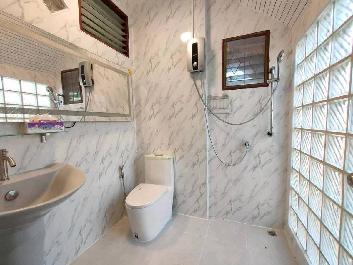 ให้เช่าบ้านปิ่นเกล้า จรัญสนิทวงศ์ : ให้เช่า บ้านเดี่ยวหลังใหญ่ ที่ดิน 185 ตร.ว. ใกล้ตลาดคลองลัดมะยม ทำลดี เข้าออกสะดวก