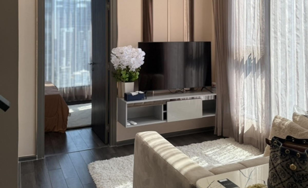 ขายคอนโดพระราม 9 เพชรบุรีตัดใหม่ RCA : ขายคอนโด KnightsBridge Space Rama 9 (2 ห้องนอน 1 ห้องน้ำ)