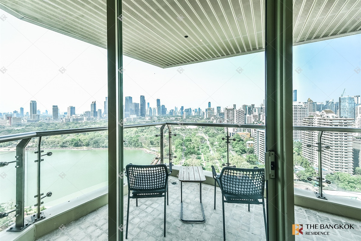 For RentCondoSukhumvit, Asoke, Thonglor :  Spacious Unit at The Lakes 💫 Large Balcony Park View Living 🌳 
