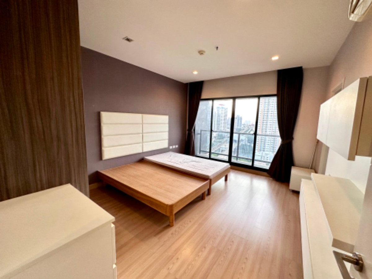For SaleCondoWongwianyai, Charoennakor : Urbano Absolute Sathon - Taksin / 2 Bedrooms (SALE WITH TENENT), Urbano Absolute Sathon - Taksin / 2 Bedrooms (Sale with Tenant) PT086