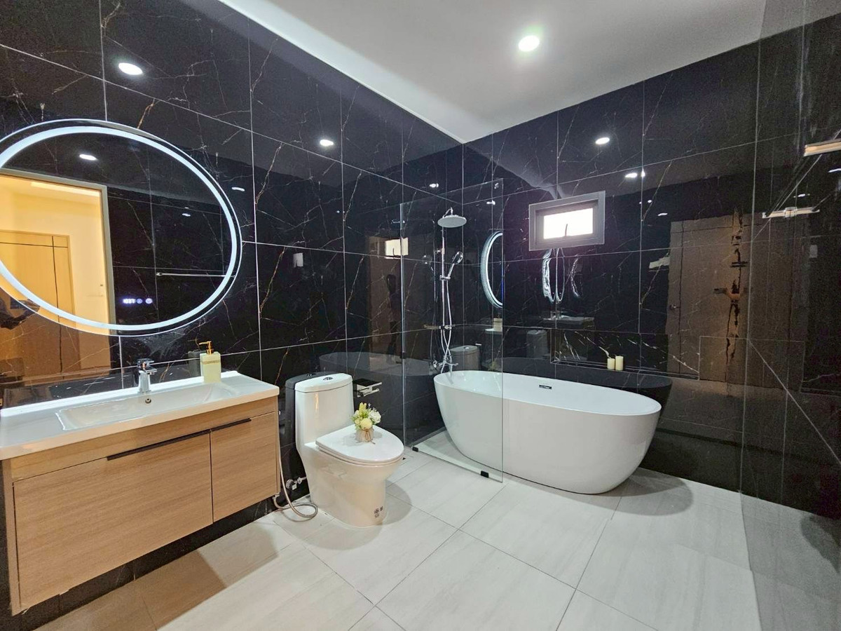 For SaleHousePattaya, Bangsaen, Chonburi : Hill Side Village / 4 Bedrooms (FOR SALE), Hill Side Village / 4 Bedrooms (For Sale) BEWN095