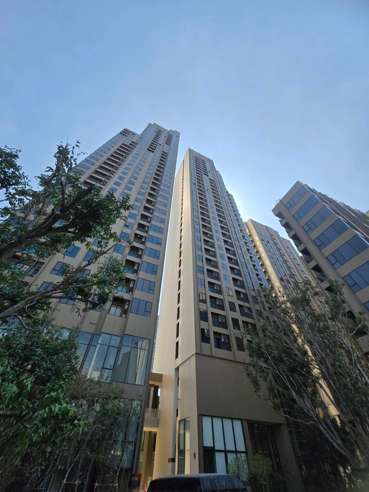 ขายดาวน์คอนโดราษฎร์บูรณะ สุขสวัสดิ์ : ขายดาวน์คอนโดนิว ริเวอร์เรสต์ ราษฎร์บูรณะ ตึก G ชั้น 18 ทำเลดี เดินทางสะดวก