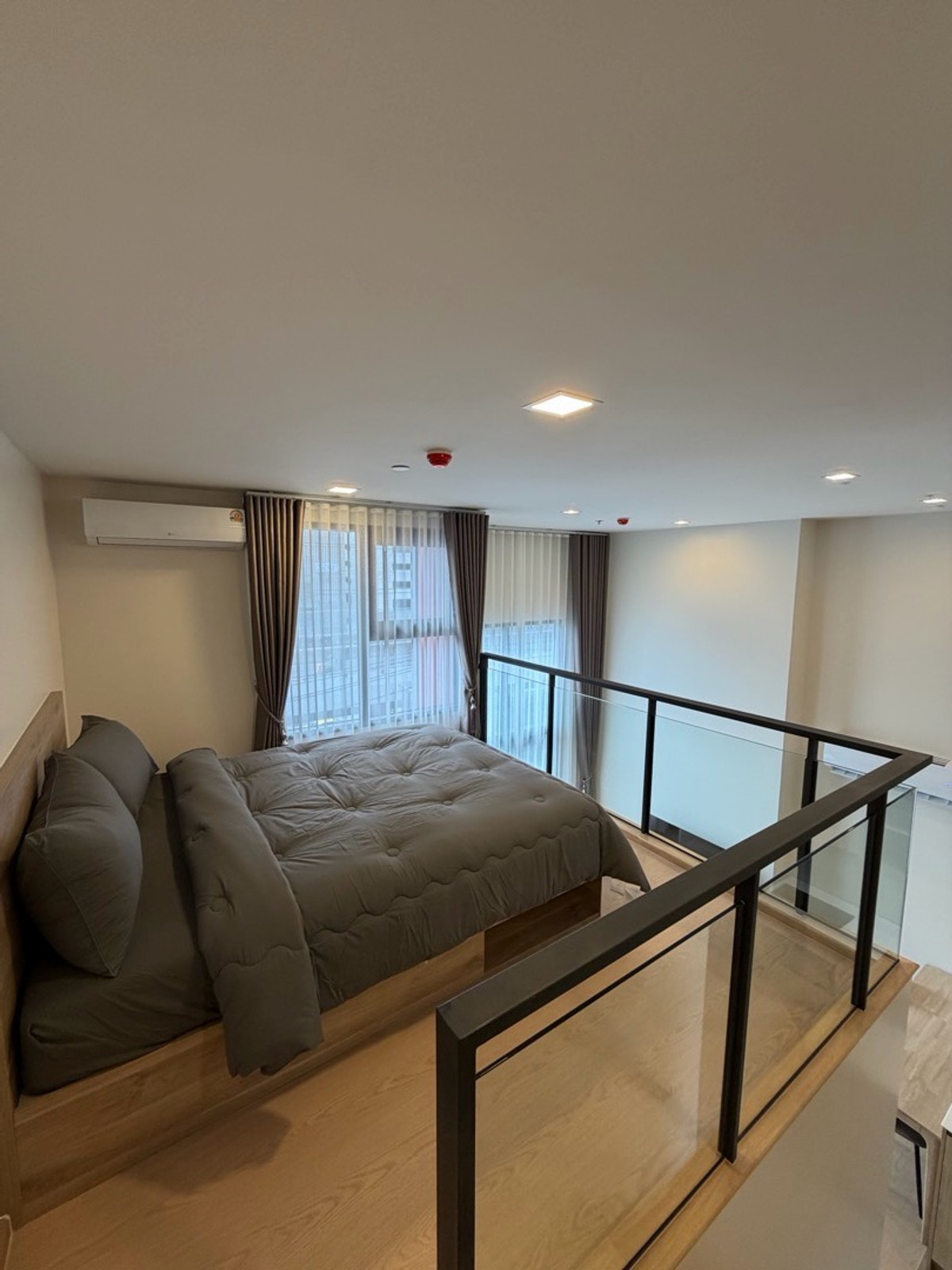 ให้เช่าคอนโดพระราม 9 เพชรบุรีตัดใหม่ RCA : 🔥ให้เช่าด่วน🔥เดอะ เบส เออเบิร์น พระราม 9 ห้องใหม่ เพดานสูง โปร่งโล่งสบาย เฟอร์นิเจอร์ครบพร้อมเข้าอยู่ ใกล้ MRT พระราม 9