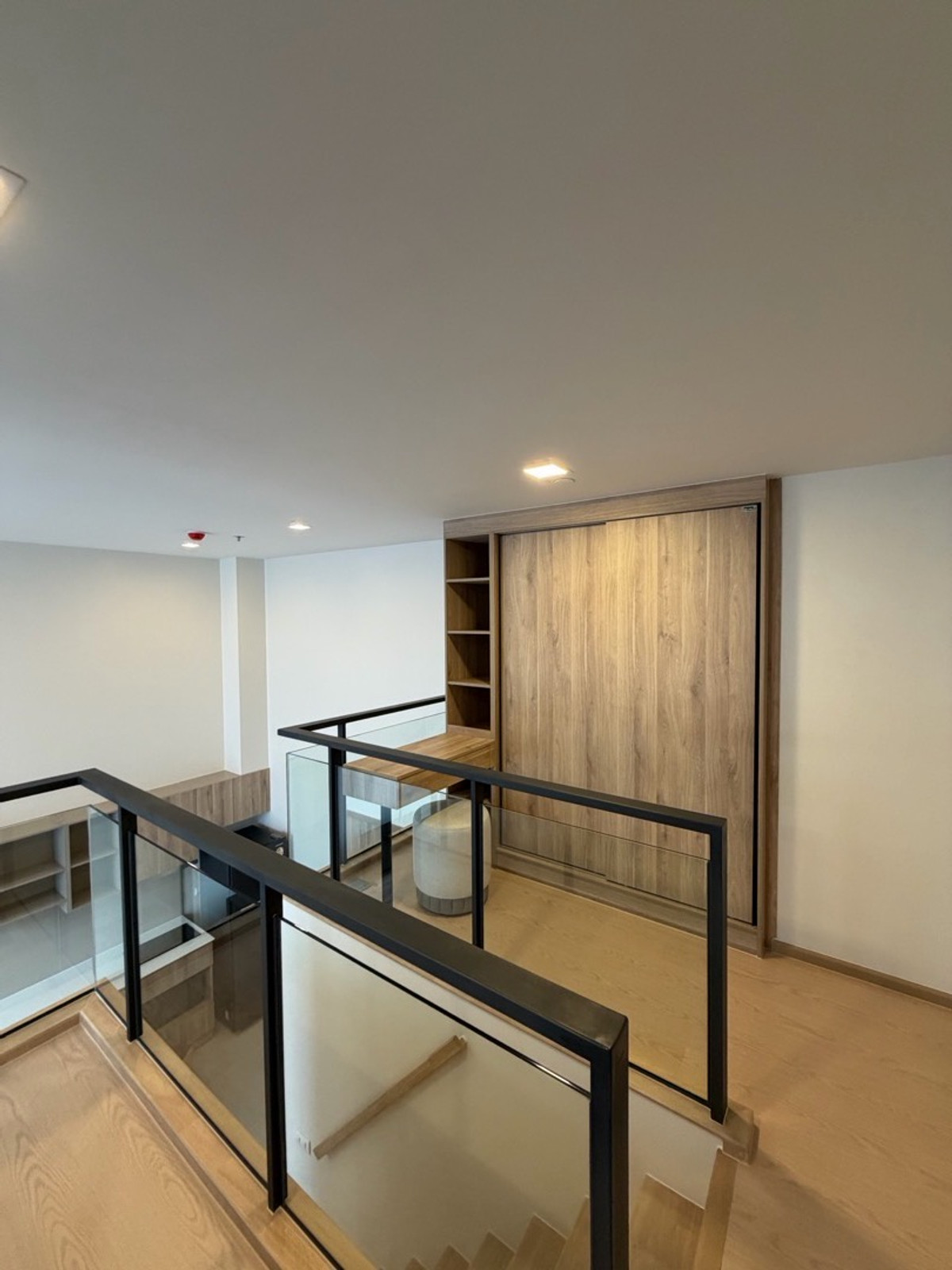 ให้เช่าคอนโดพระราม 9 เพชรบุรีตัดใหม่ RCA : 🔥ให้เช่าด่วน🔥เดอะ เบส เออเบิร์น พระราม 9 ห้องใหม่ เพดานสูง โปร่งโล่งสบาย เฟอร์นิเจอร์ครบพร้อมเข้าอยู่ ใกล้ MRT พระราม 9