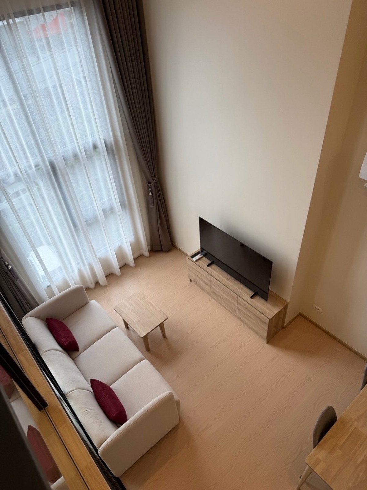 ให้เช่าคอนโดพระราม 9 เพชรบุรีตัดใหม่ RCA : 🔥ให้เช่าด่วน🔥เดอะ เบส เออเบิร์น พระราม 9 ห้องใหม่ เพดานสูง โปร่งโล่งสบาย เฟอร์นิเจอร์ครบพร้อมเข้าอยู่ ใกล้ MRT พระราม 9