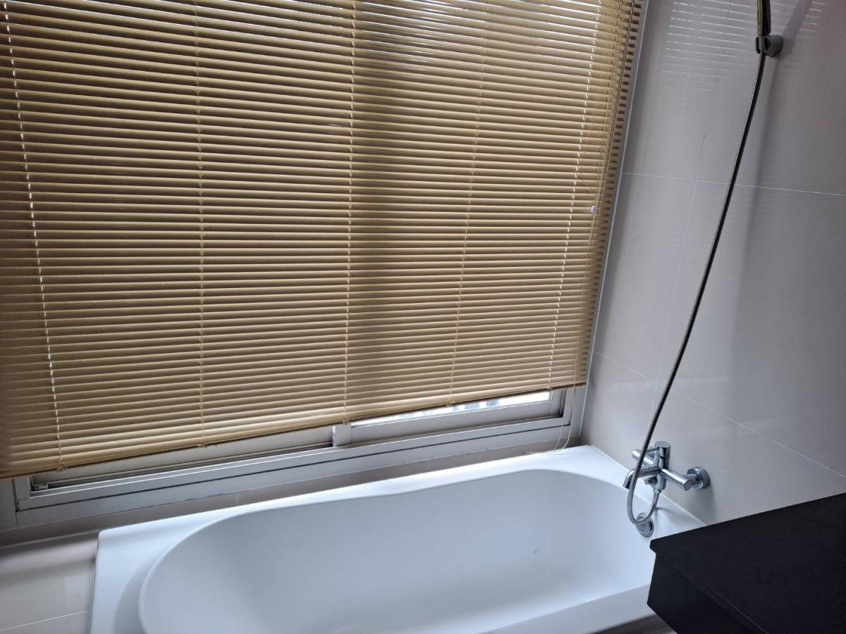 ขายคอนโดสุขุมวิท อโศก ทองหล่อ : 03/04/2026, Luxury 2 Bed Condo at Noble Ora Thonglor – Prime Location Near BTS Thong Lo! 
ขาย 16 ล้านบาท | เช่า 60,000 บาท/เดือน พร้อมสระว่ายน้ำ-ฟิตเนส-ระบบรักษาความปลอดภัยครบครัน! 0642748883