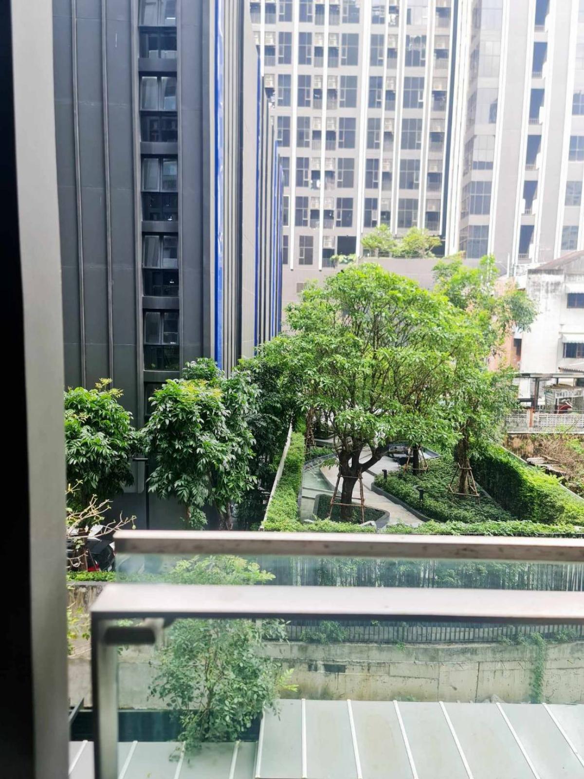 For SaleCondoBang kae, Phetkasem : 03/04/2026, Luxury condo The Line Asoke-Ratchada near MRT Rama 9
Only 3.95 million, spacious room 29.2 sqm with complete amenities! 0642748883