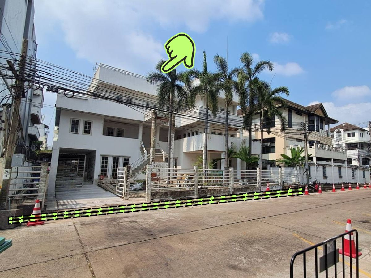 For SaleHome OfficeYothinpattana,CDC : Home office, Town in Town, large house, 120 square meters, in the heart of the city, business center, convenient travel.