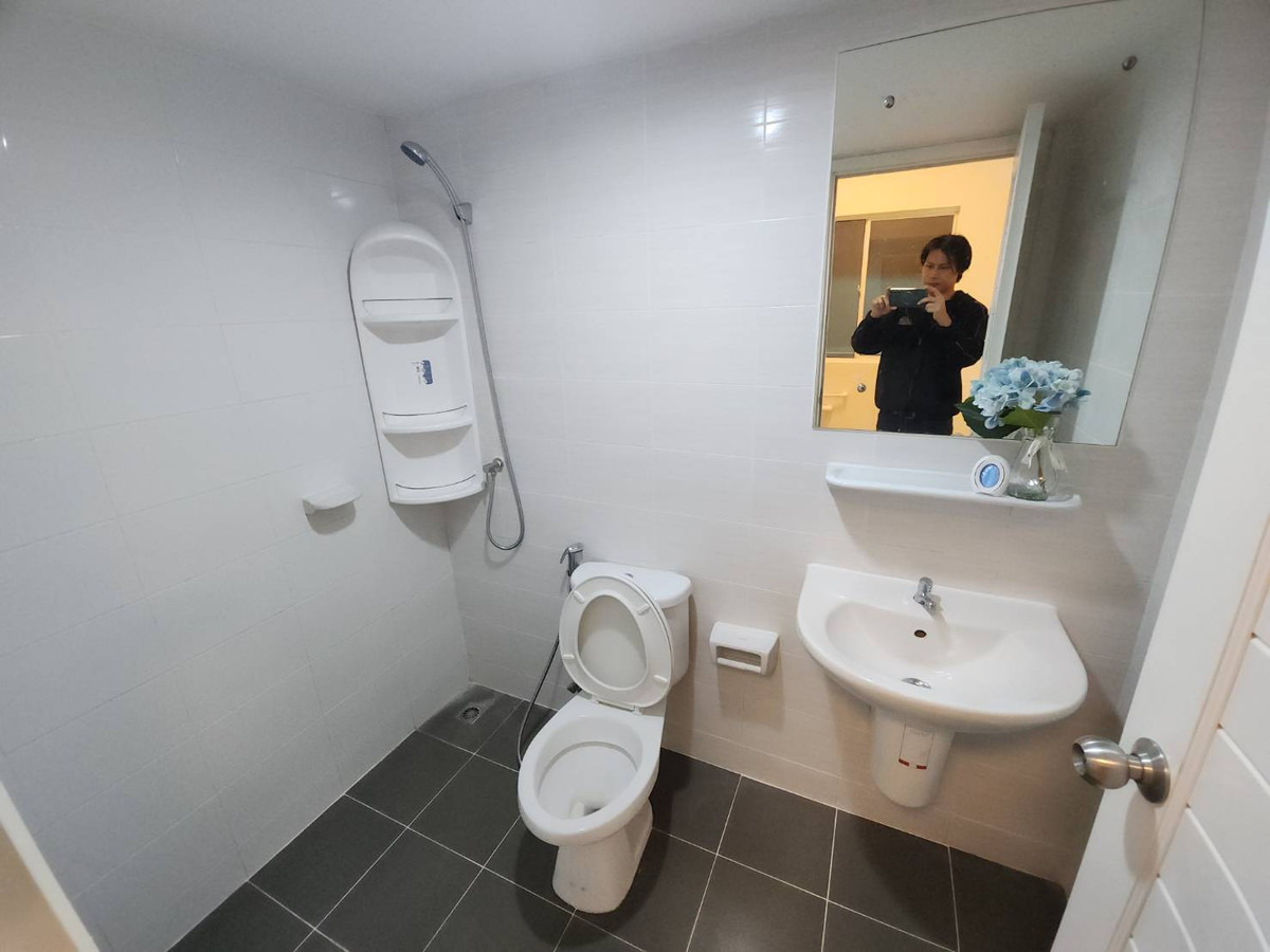 For RentTownhomeRama 2, Bang Khun Thian : Townhome for rent, Pruksa Ville 53/2, near Lotus Rama 2, only 8 minutes.