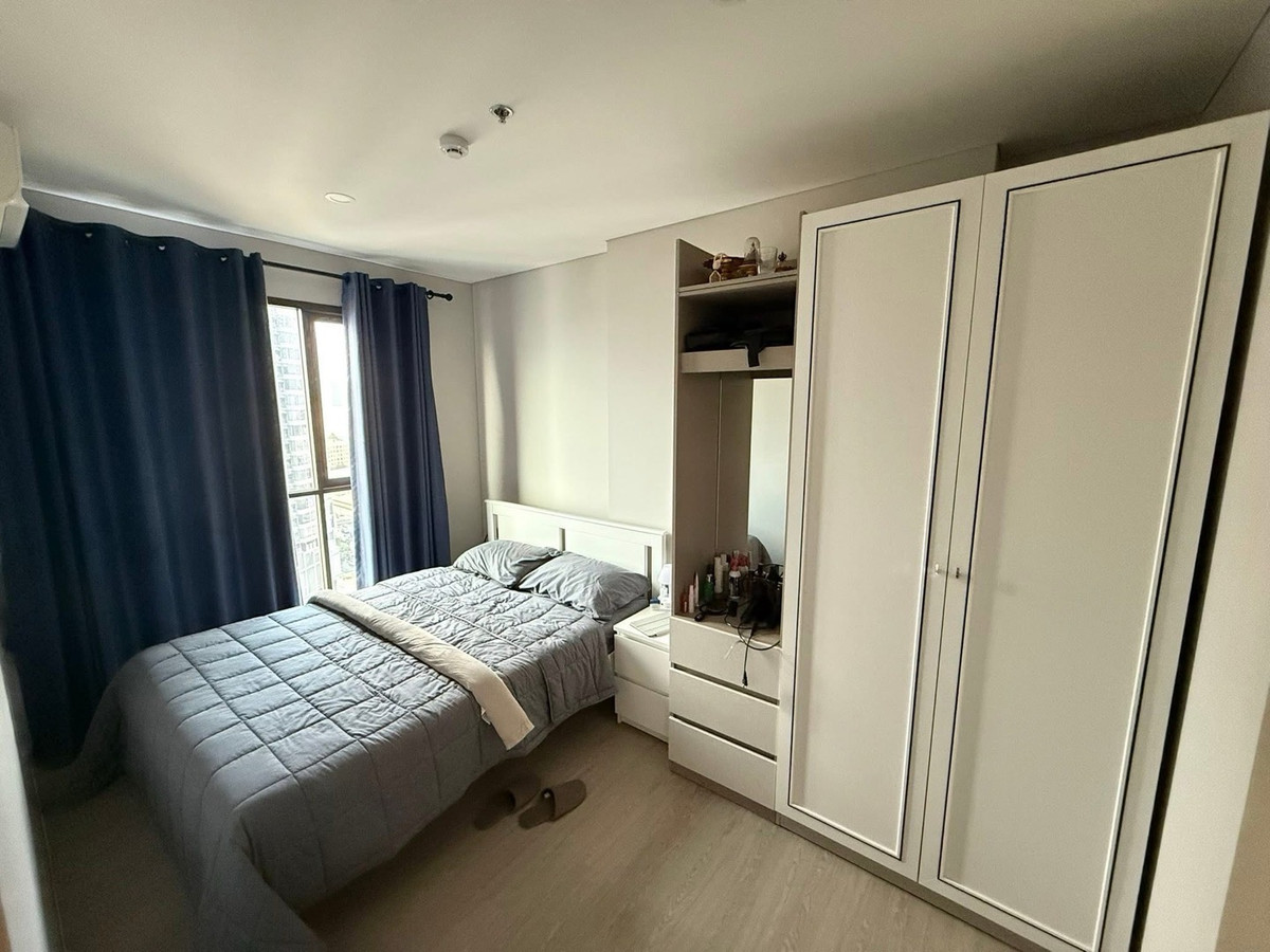 For RentCondoKasetsart, Ratchayothin : 🏢 For rent: Lumphini Park Phahon 32

Beautiful room, good location, convenient travel, suitable for both work and study🍃

💰 Price 13,500 baht / month
✨ Ready to move in