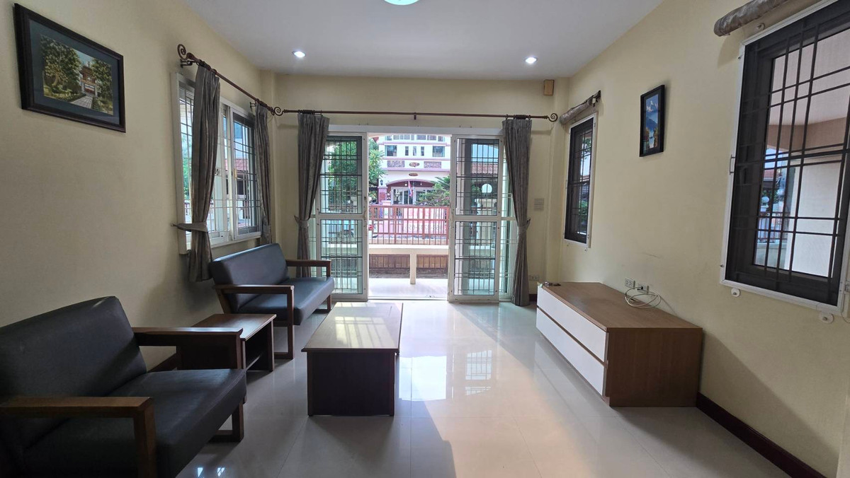 For SaleHousePathum Thani,Rangsit, Thammasat : 2-story detached house for sale, Than Mankong Village 1, Khlong Nueng, Khlong Luang, Pathum Thani, area 54.3 square wah, usable area 193 square meters, 3 bedrooms, 3 bathrooms, parking for 2 cars in the house.