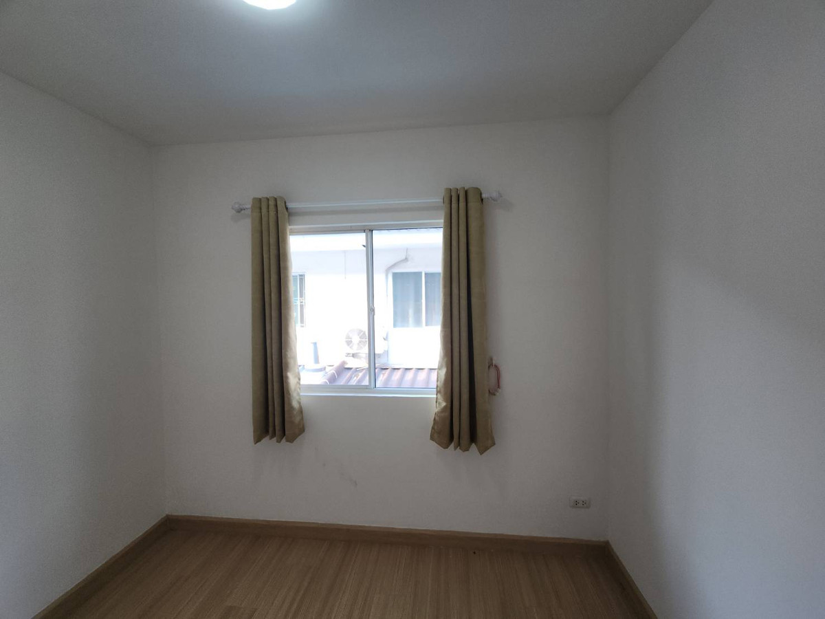 For RentTownhomeRama 2, Bang Khun Thian : Townhome for rent, Pruksa Ville 53/2, near Lotus Rama 2, only 8 minutes.