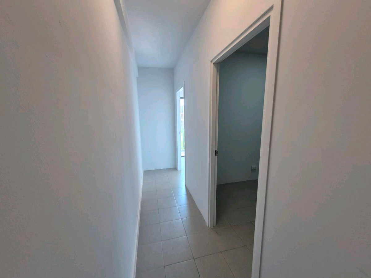 For RentShop HouseBang kae, Phetkasem : Commercial building for rent, 3.5 floors, Siri Avenue Phetkasem 81, 5 bedrooms, 3 bathrooms, 7 air conditioners. Every room, next to Phetkasem Road 81.