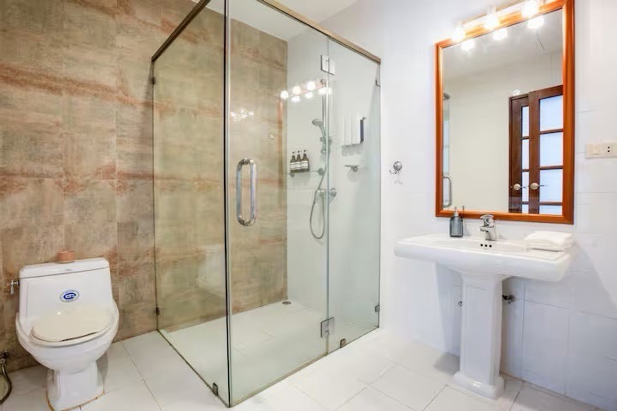 TownhomeSukhumvit, Asoke, Thonglor : Townhouse for Sale and Rent Sukhumvit 39 Phrom Phong near BTS Phrom Phong 4 Bedroom 440 sqm close to EmQuartier Emporium Samitivej Hospital