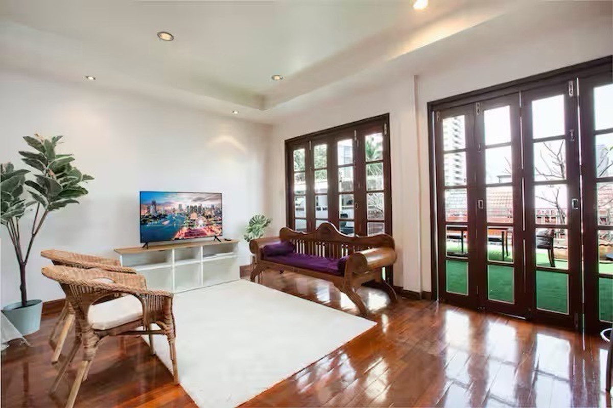 TownhomeSukhumvit, Asoke, Thonglor : Townhouse for Sale and Rent Sukhumvit 39 Phrom Phong near BTS Phrom Phong 4 Bedroom 440 sqm close to EmQuartier Emporium Samitivej Hospital