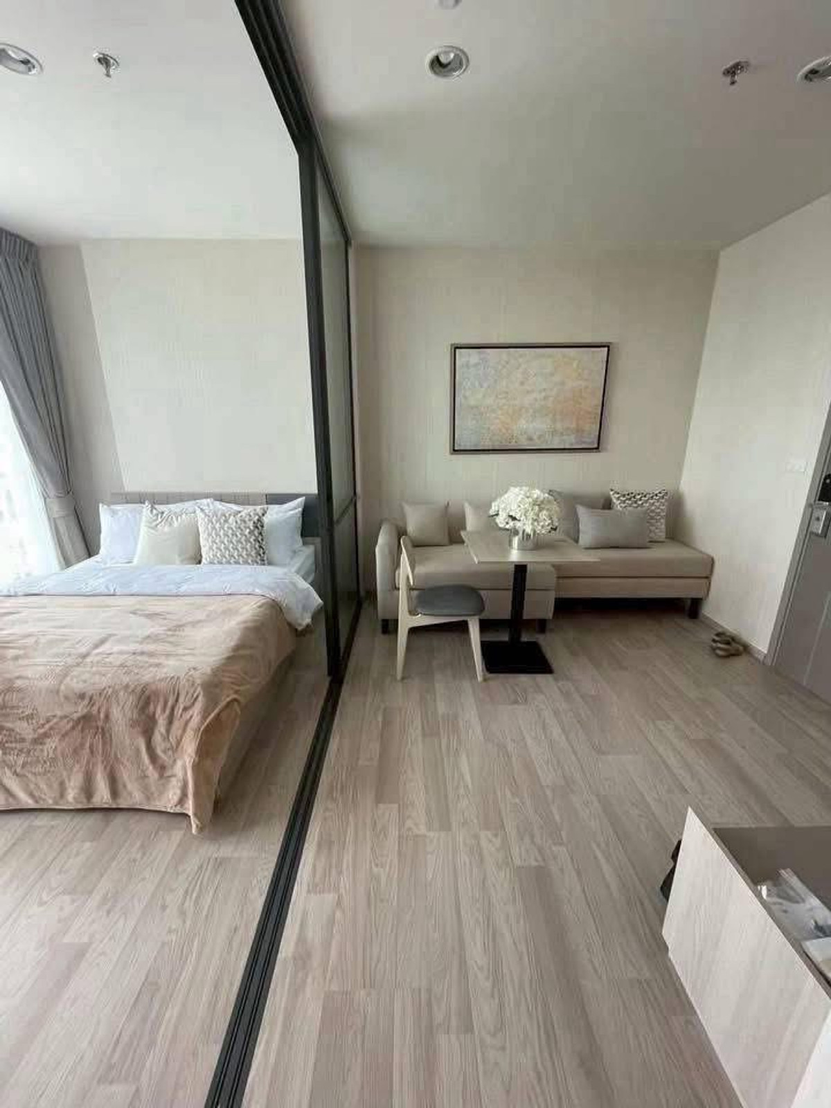 ขายคอนโดบางนา แบริ่ง ลาซาล : 🔥🔥ราคาพิเศษ 3.29 ล้านบาท🔥🔥 Ideo Mobi Sukhumvit East Point