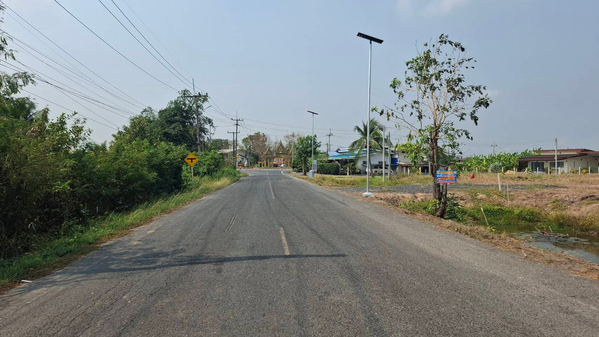 ขายที่ดินนครนายก : ที่ดินถมแล้ว 4 ไร่ 2 งาน บ้านพริก อ.บ้านนา-นครนายก ติดถนนสาธารณะ พร้อมปลูกบ้านได้ทันที