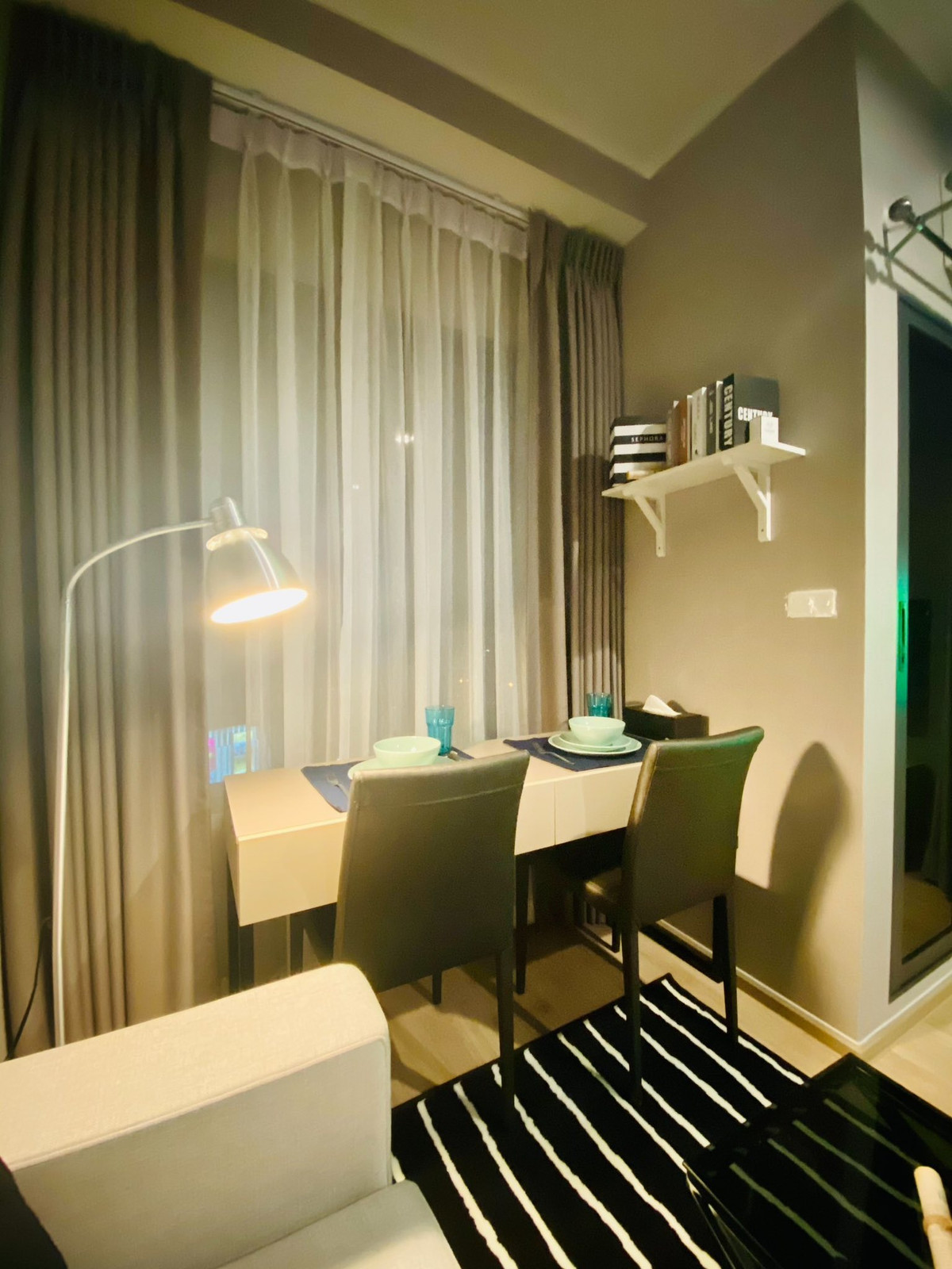 For RentCondoRama9, Petchburi, RCA : For rent✨Condo near MRT Rama 9: IDEO New Rama 9: near Airport Link, convenient travel into the city/to the airport.