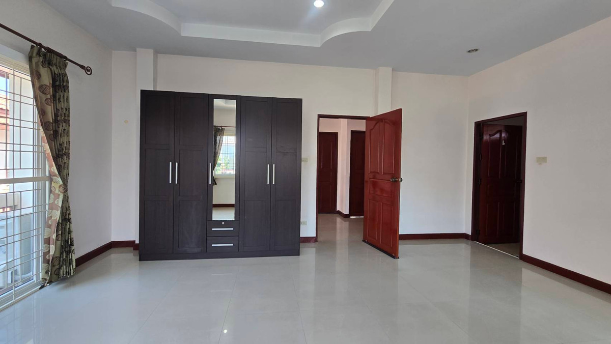 For SaleHousePathum Thani,Rangsit, Thammasat : 2-story detached house for sale, Than Mankong Village 1, Khlong Nueng, Khlong Luang, Pathum Thani, area 54.3 square wah, usable area 193 square meters, 3 bedrooms, 3 bathrooms, parking for 2 cars in the house.