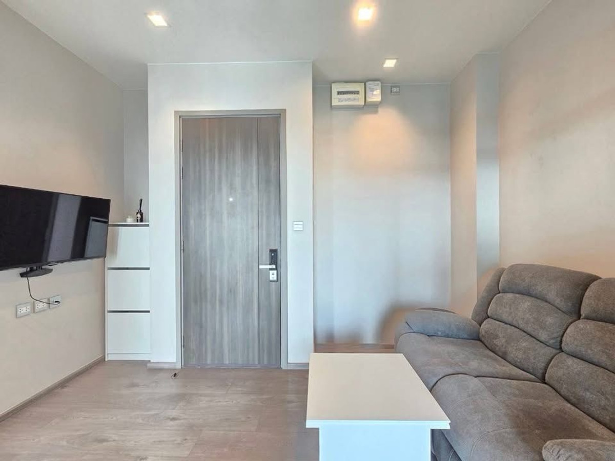 For RentCondoLadprao, Central Ladprao : 🏢 For rent 𝗪𝗵𝗶𝘇𝗱𝗼𝗺 𝗔𝘃𝗲𝗻𝘂𝗲 𝗥𝗮𝘁𝗰𝗵𝗮𝗱𝗮-𝗟𝗮𝗱𝗽𝗿𝗮𝗼✨Whizdom Avenue Ratchada - Lat Phrao

💰 Rent 19,000 baht / month

✨ Beautiful room, ready to move in.
Closed kitchen next to balcony Good ventilation