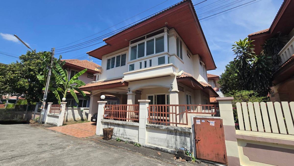 For SaleHousePathum Thani,Rangsit, Thammasat : 2-story detached house for sale, Than Mankong Village 1, Khlong Nueng, Khlong Luang, Pathum Thani, area 54.3 square wah, usable area 193 square meters, 3 bedrooms, 3 bathrooms, parking for 2 cars in the house.