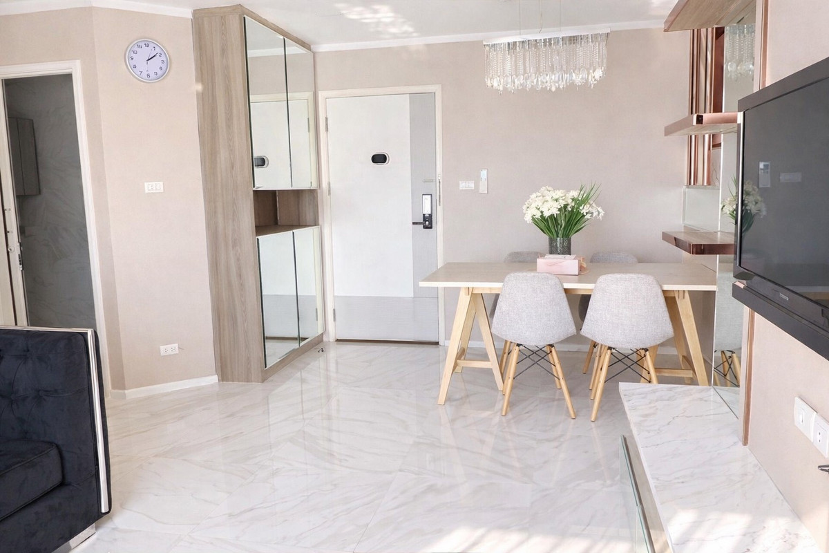 For RentCondoPattanakan, Srinakarin : For rent: Lumpini CondoTown Srinakarin – Hua Mak Station, specially decorated room, corner room, beautiful view.