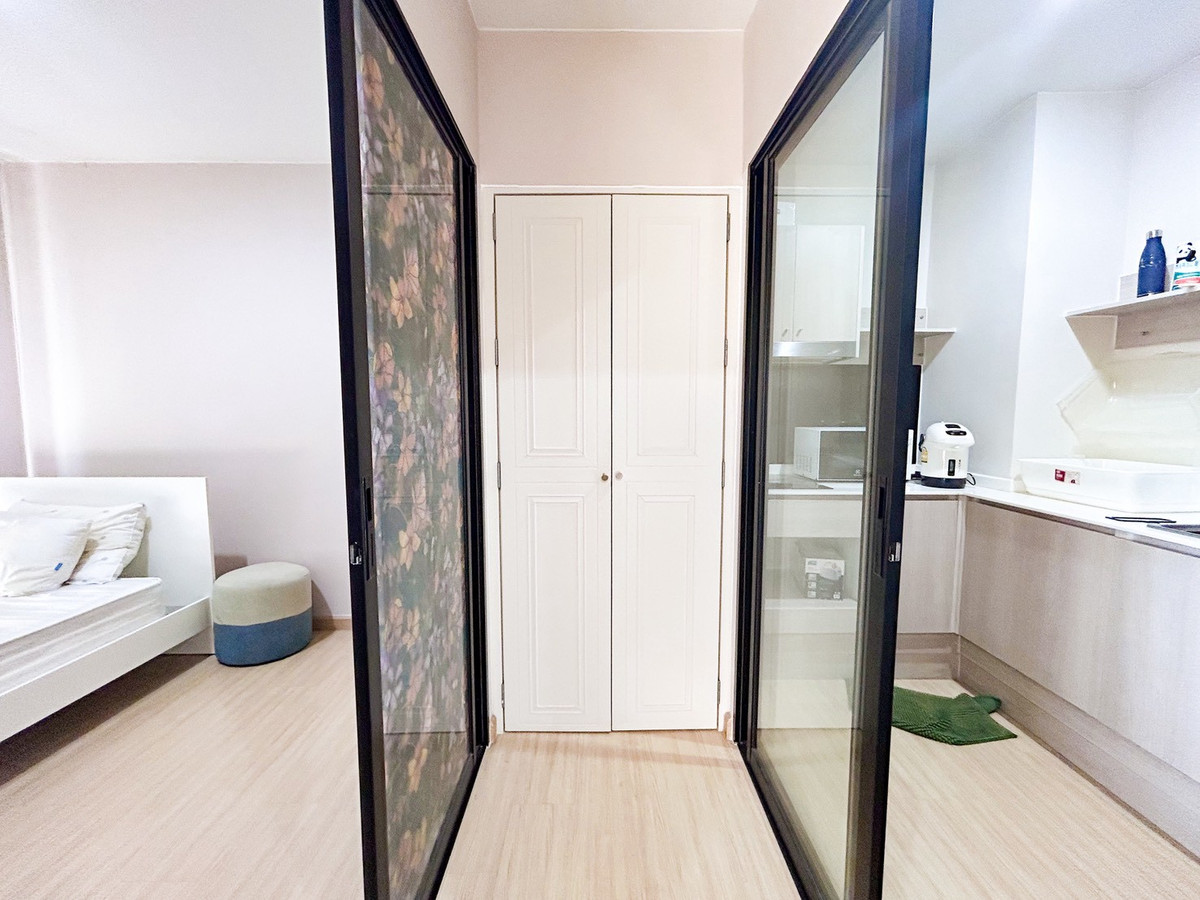 ให้เช่าคอนโดอ่อนนุช อุดมสุข : ห้องหัวมุม วิวสระว่ายน้ำ เช่า 2 ห้องนอน 1 ห้องน้ำ เดอะ ทรี อ่อนนุช สเตชั่น